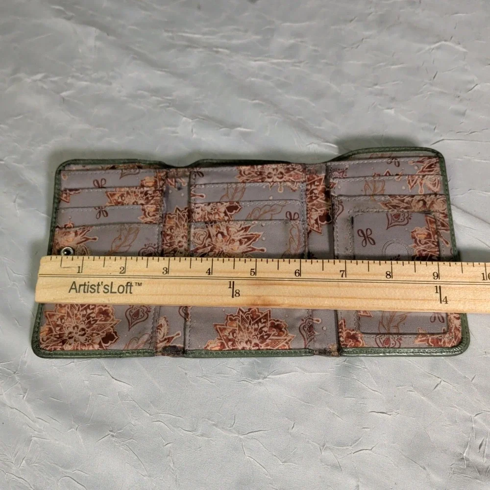 Hobo International Wallet Green Leather Clutch Snap Closure Card Slots Bohemian